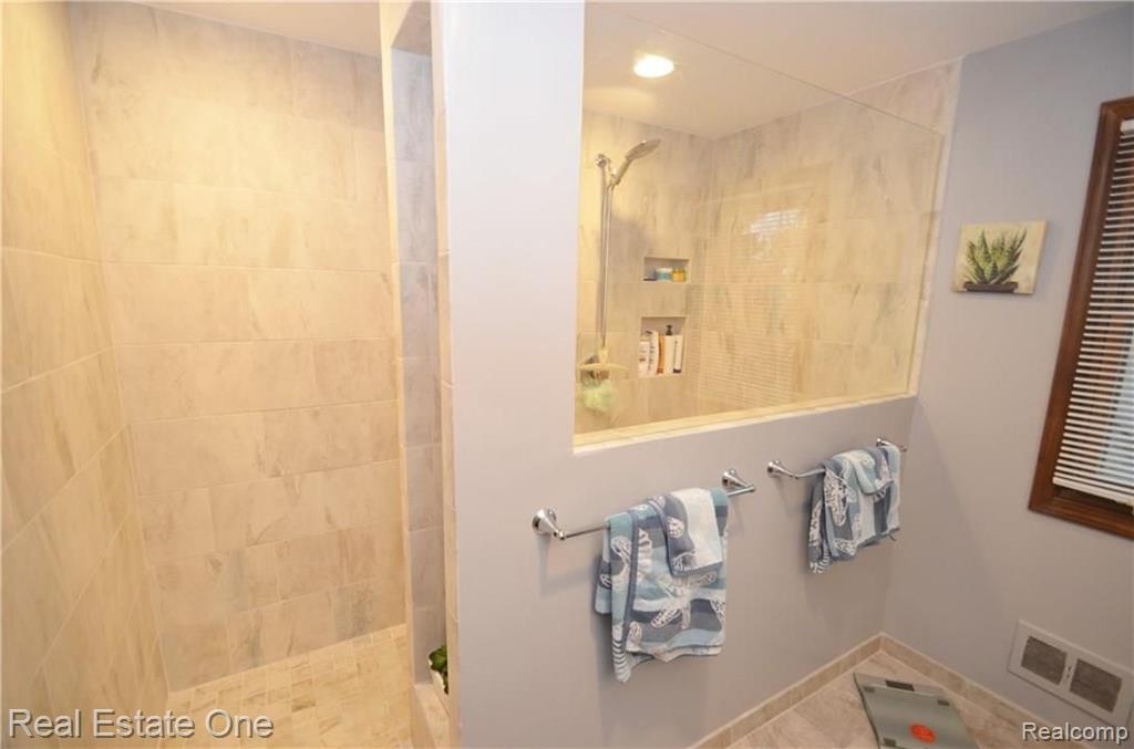 1007 Hidden Lane Rochester Hills, MI 48309 - Photo 43 of 61