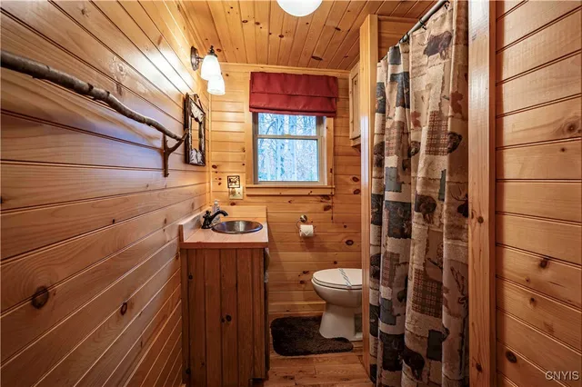 $499,900 | 143 Pawnee Drive West, Webb, NY 13420