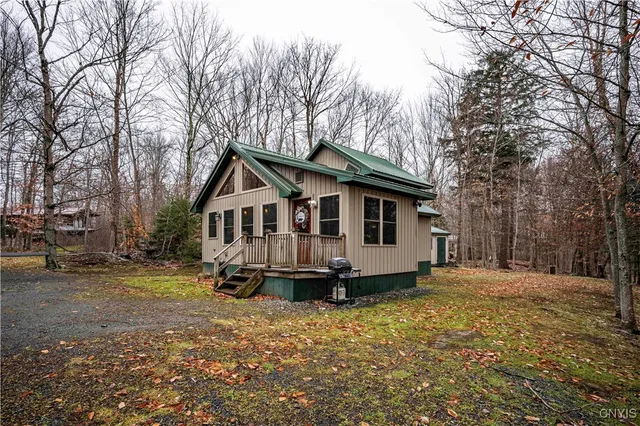 $499,900 | 143 Pawnee Drive West, Webb, NY 13420