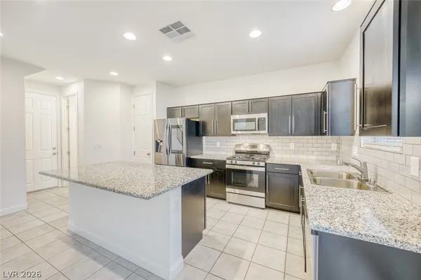 $2,275 | 10426 Mount Charleston Avenue, Las Vegas, NV 89166