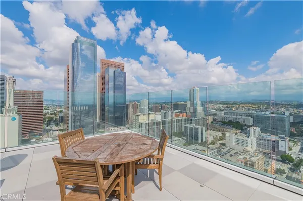 $3,700 | 400 South Broadway, Unit 1803, Los Angeles, CA 90013