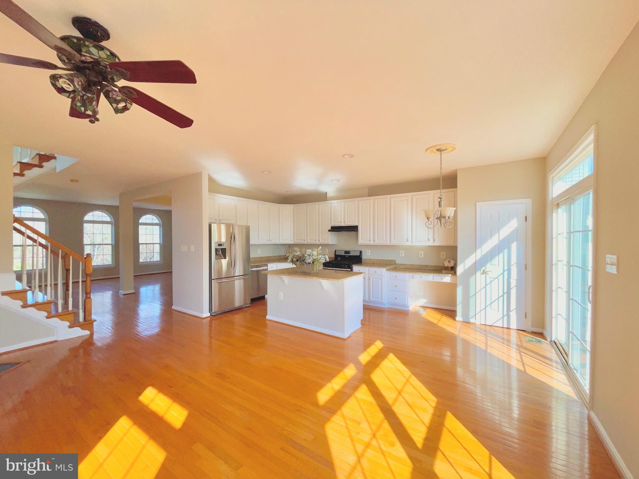 7323 Oldham Leeds Way Springfield, VA 22150 - Photo 7 of 27 Family Room and Breakfast room