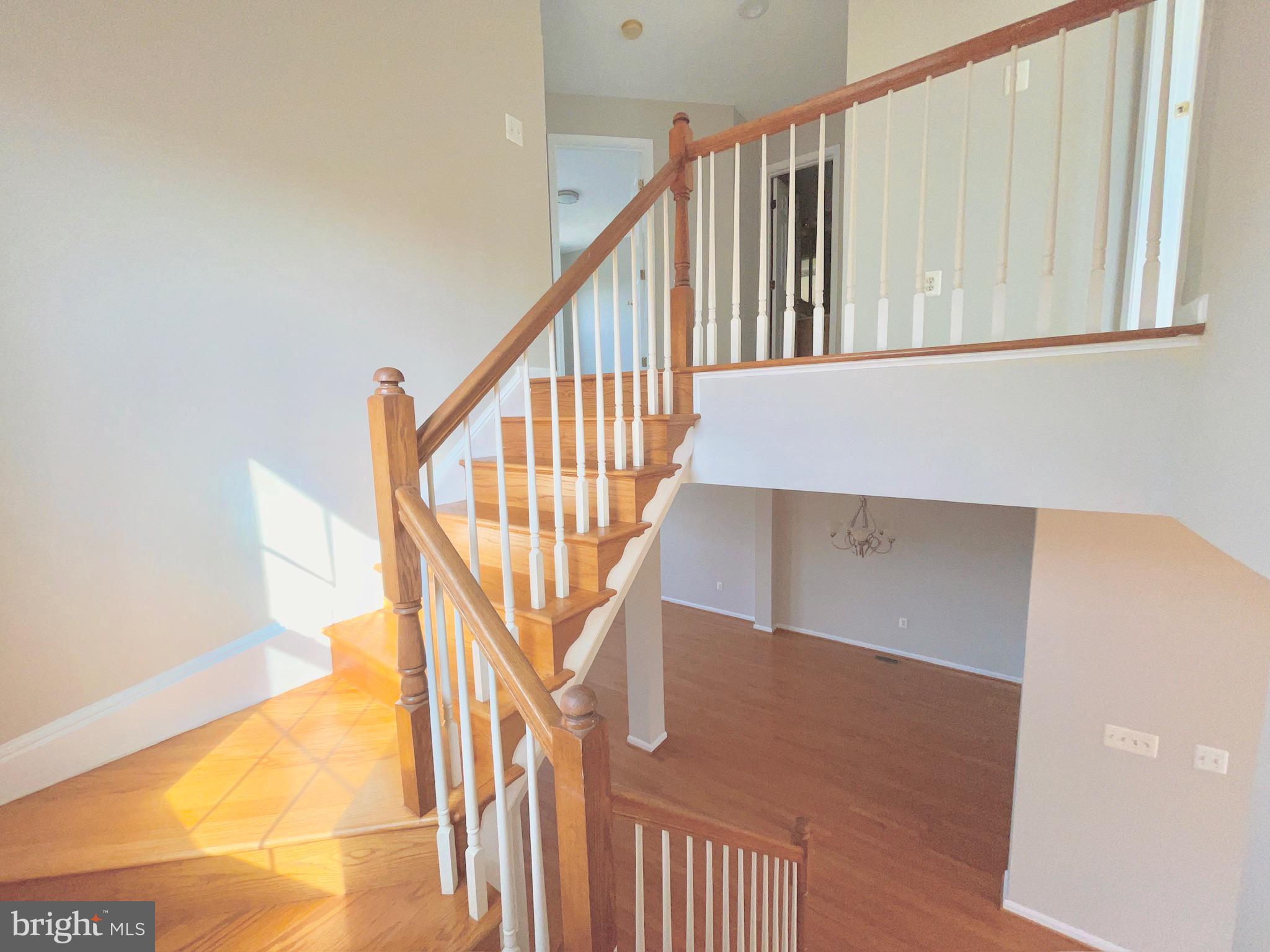 7323 Oldham Leeds Way Springfield, VA 22150 - Photo 8 of 27 Stairs to Upper Level