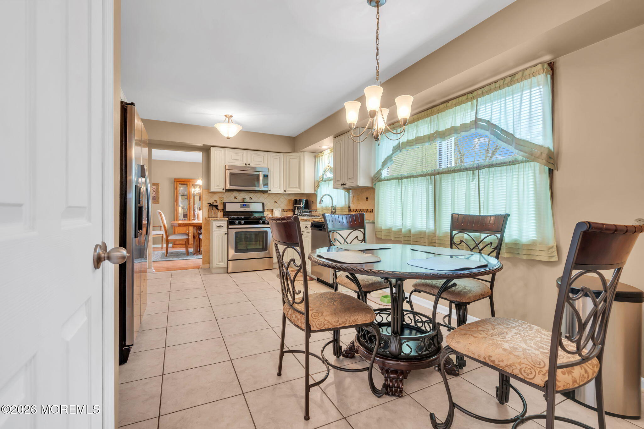 440 Pfister Road Jackson, NJ 08527 - Photo 17 of 45 EAT-IN KITCHEN