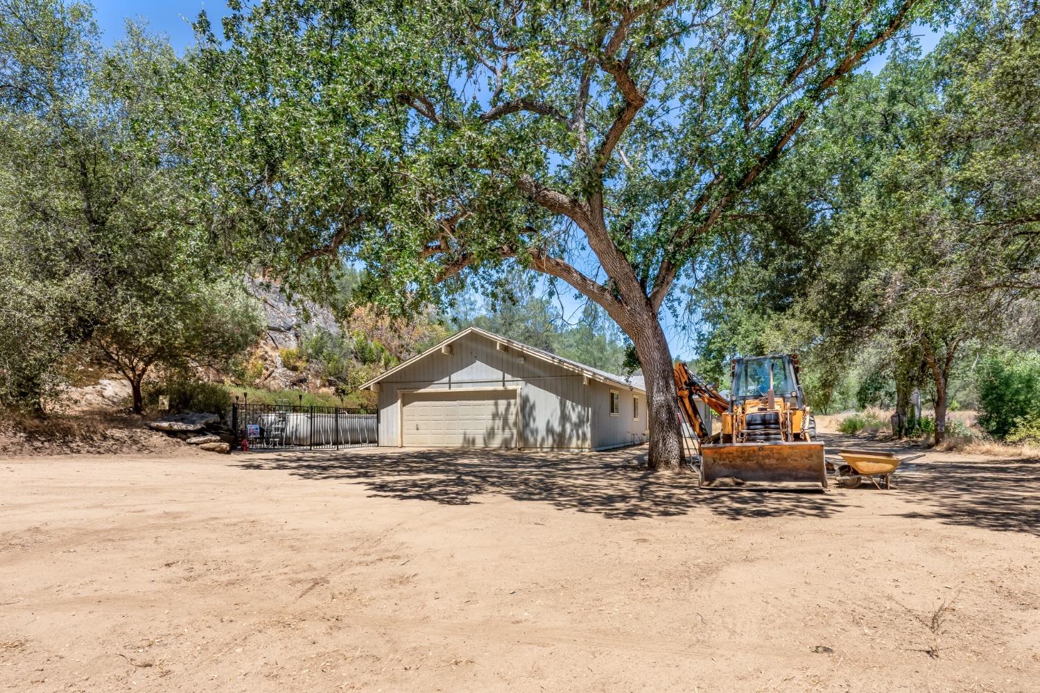 42998 Ellerbrock Station Road Raymond, CA 93653 - Photo 5 of 64 Gallery Image 5