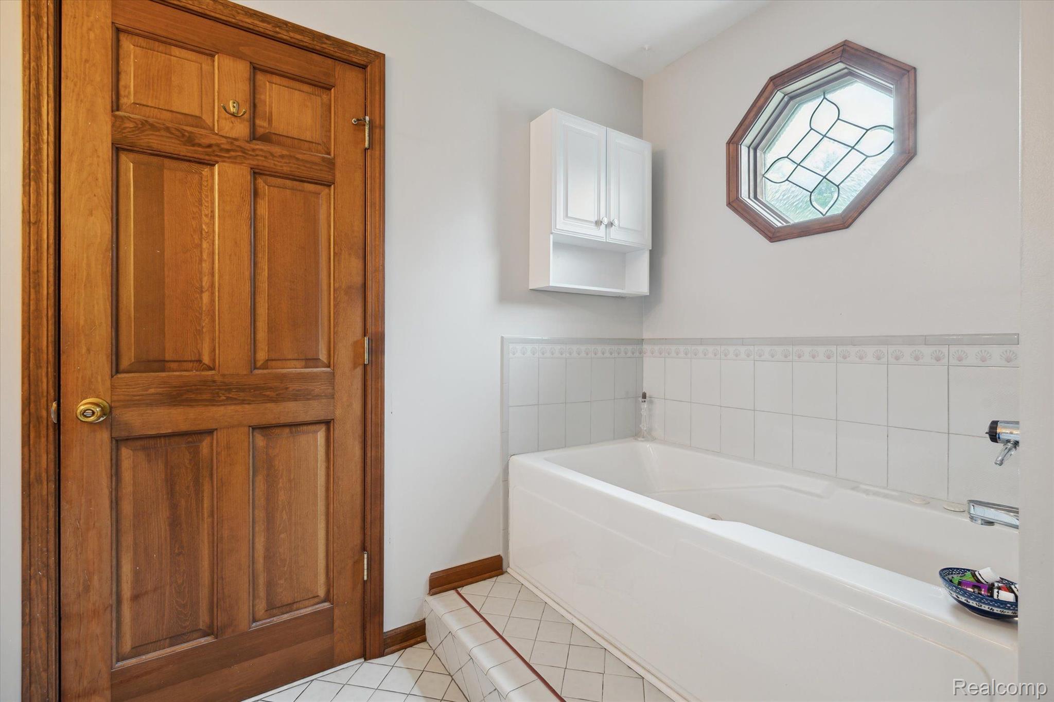 2317 North Vassar Road Burton, MI 48509 - Photo 17 of 42 Gallery Image 17