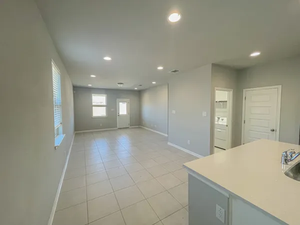 $1,750 | 465 Unforgiven Lane, Jarrell, TX 76537