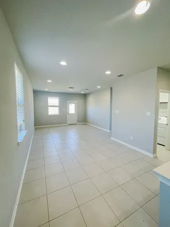 $1,750 | 465 Unforgiven Lane, Jarrell, TX 76537