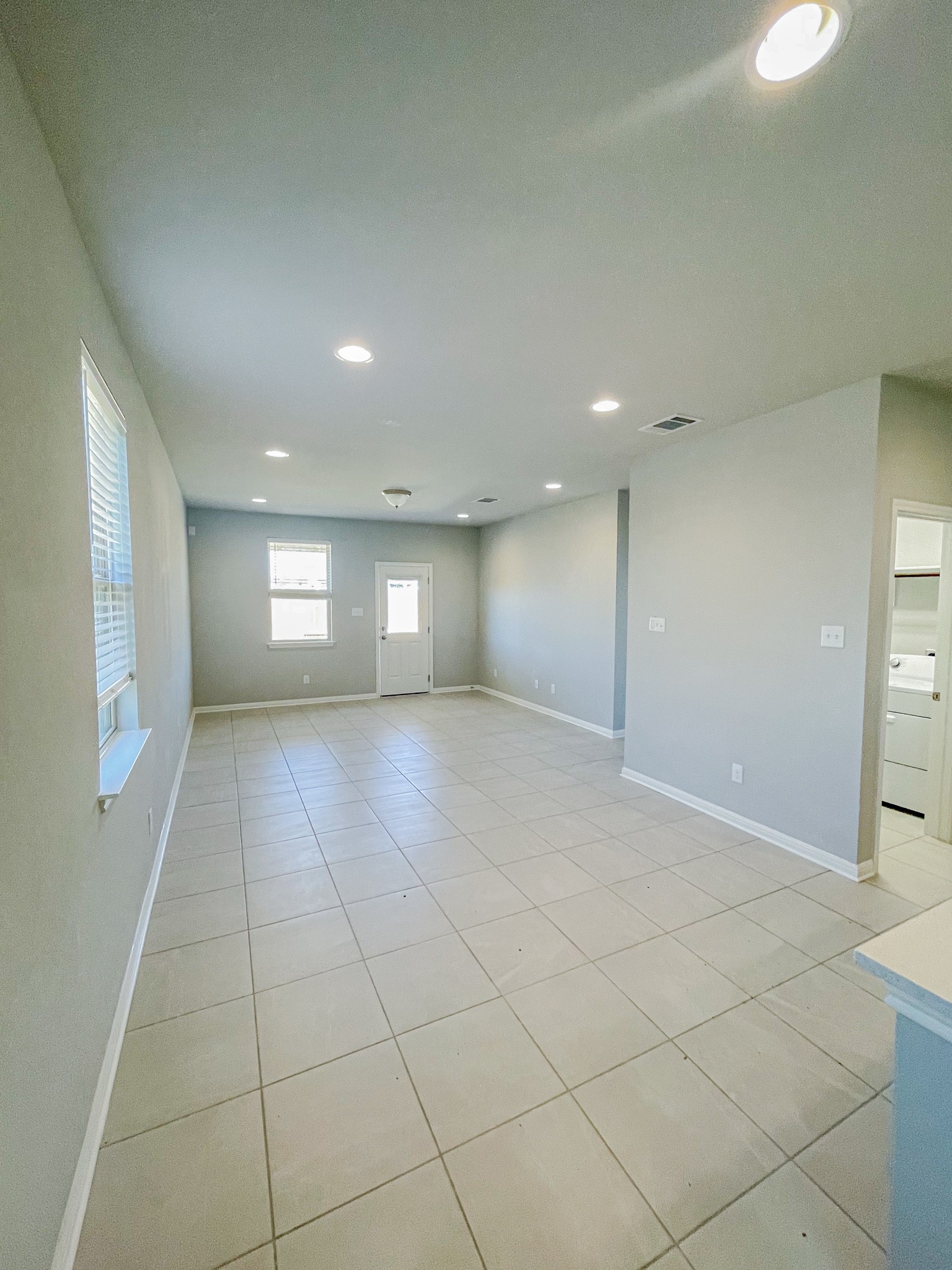 465 Unforgiven Lane Jarrell, TX 76537 - Photo 6 of 21