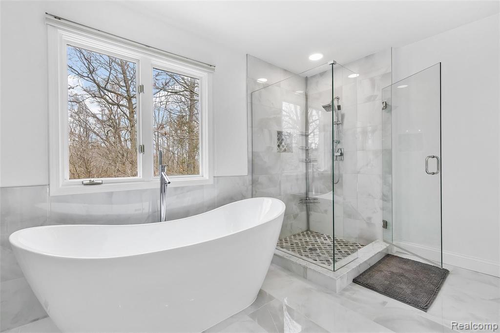 2192 Avon Lake Lane Rochester Hills, MI 48307 - Photo 33 of 51