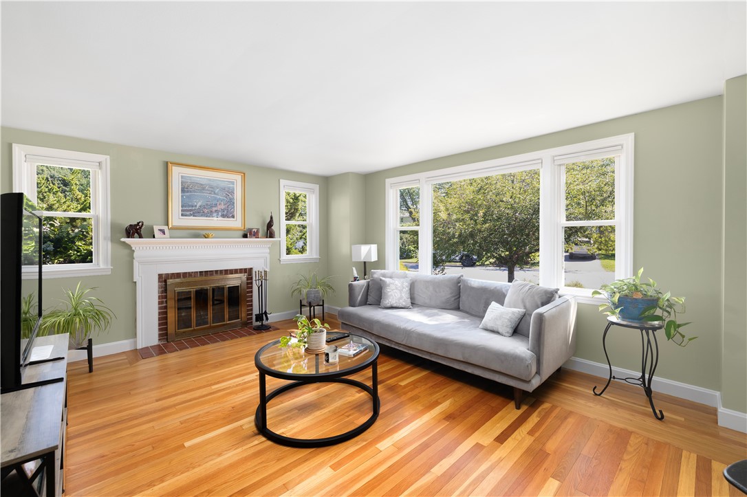 29 Juniper Drive Cranston, RI 02920 - Photo 12 of 38