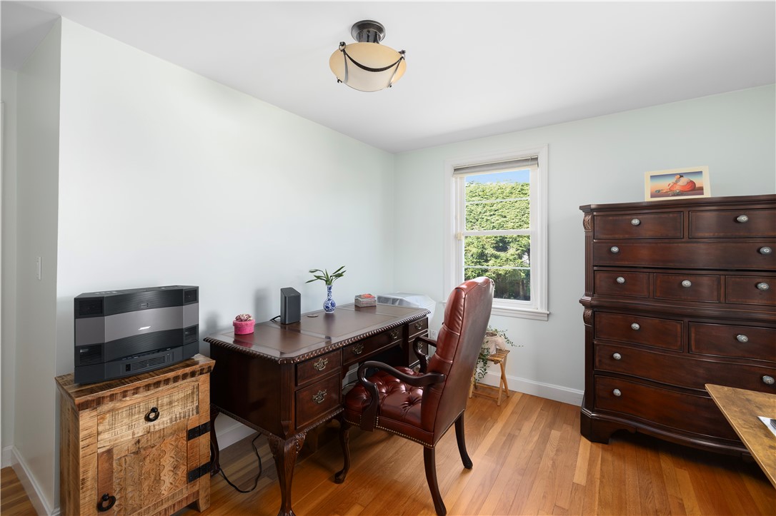 29 Juniper Drive Cranston, RI 02920 - Photo 17 of 38