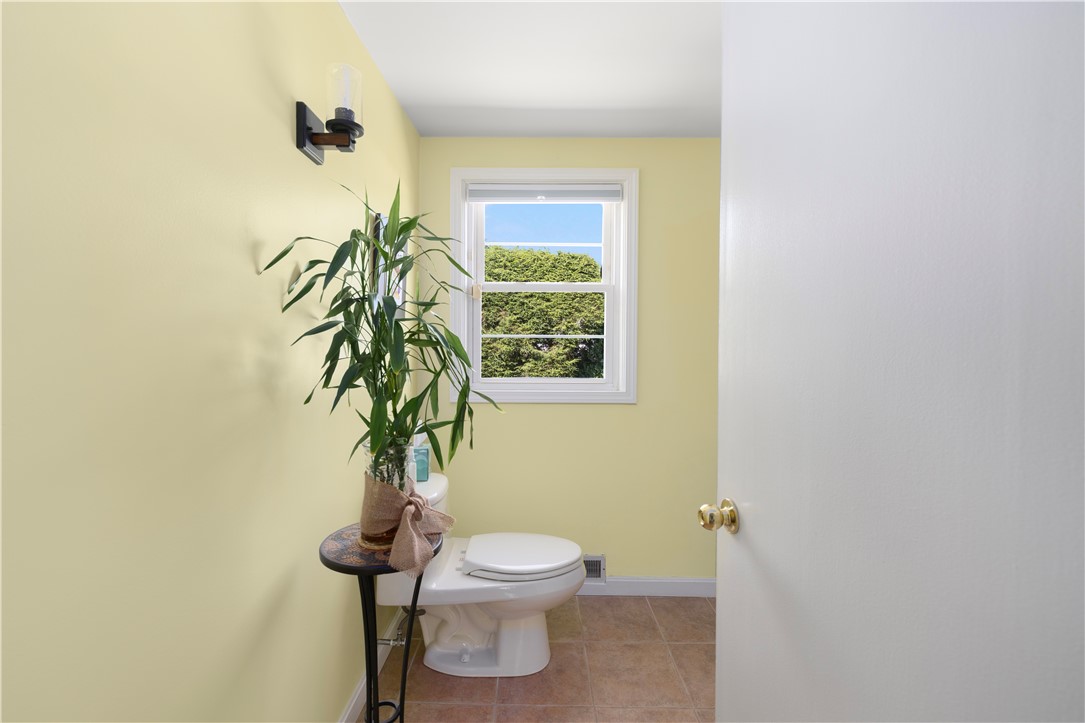 29 Juniper Drive Cranston, RI 02920 - Photo 19 of 38