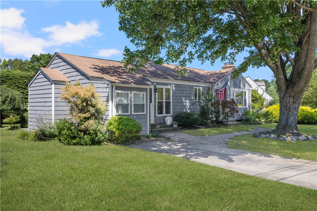 29 Juniper Drive Cranston, RI 02920 - Photo 2 of 38