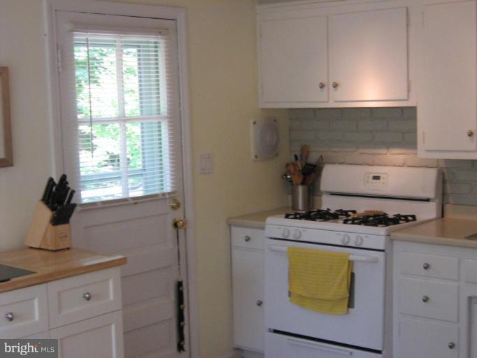 1010 St Albans Road Baltimore, MD 21239 - Photo 13 of 30 Kitchen #2