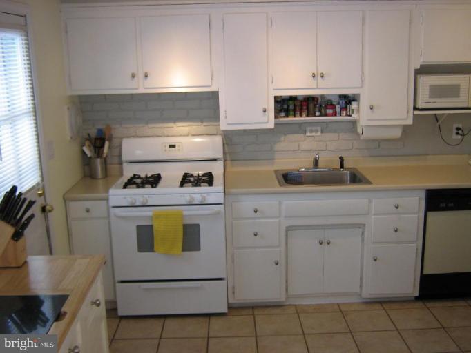 1010 St Albans Road Baltimore, MD 21239 - Photo 28 of 30 Kitchen #3