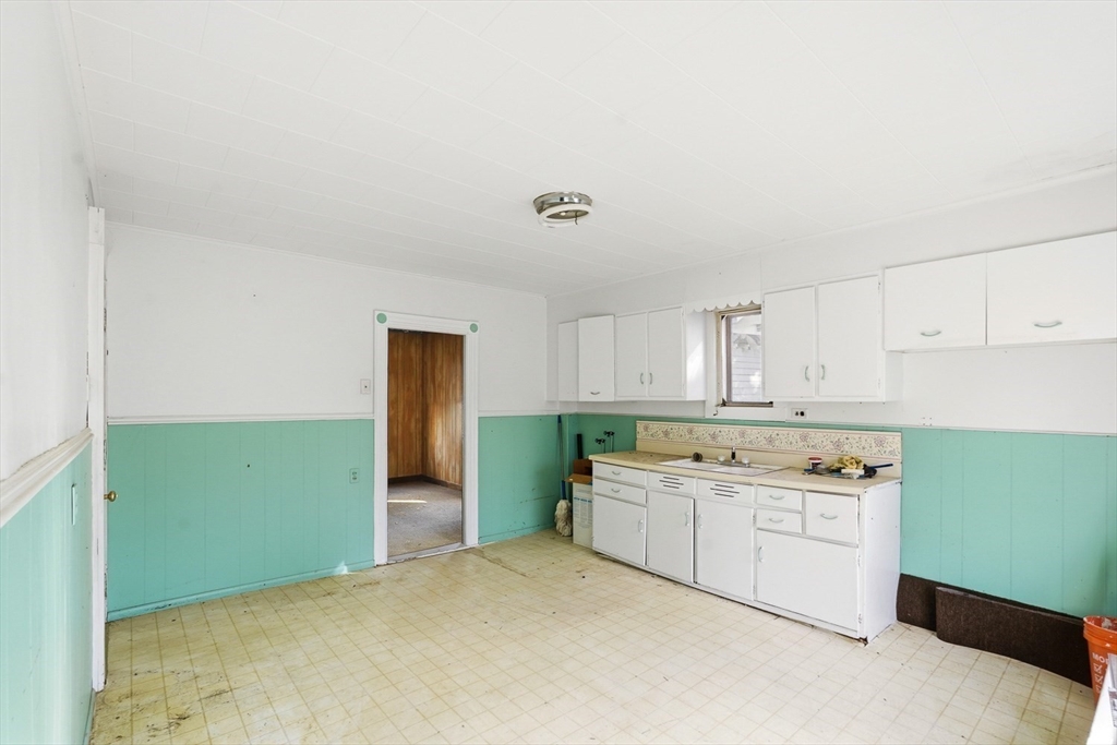 5-7 Slater Street Webster, MA 01570 - Photo 31 of 42