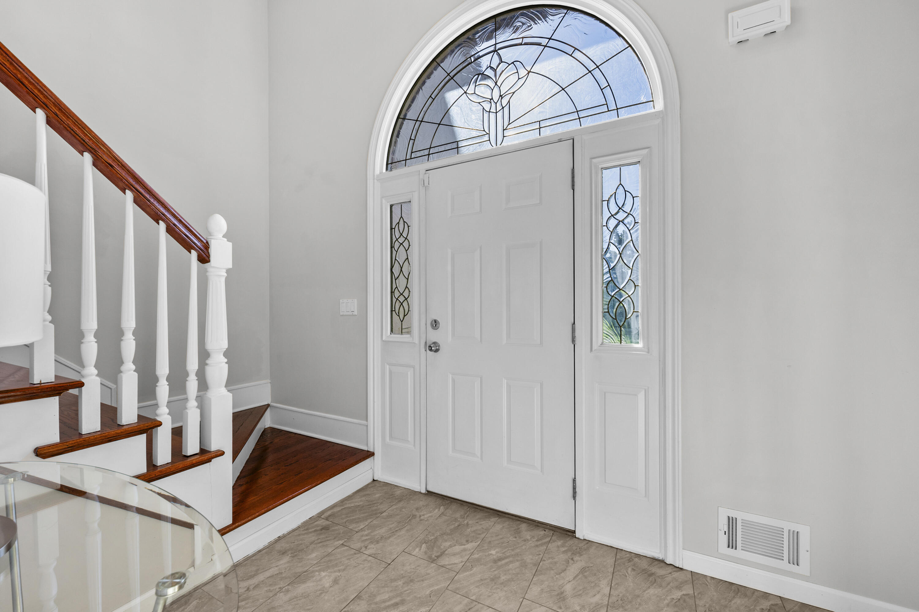 2119 Rochelle Park Drive Rochester Hills, MI 48309 - Photo 4 of 42 FOYER