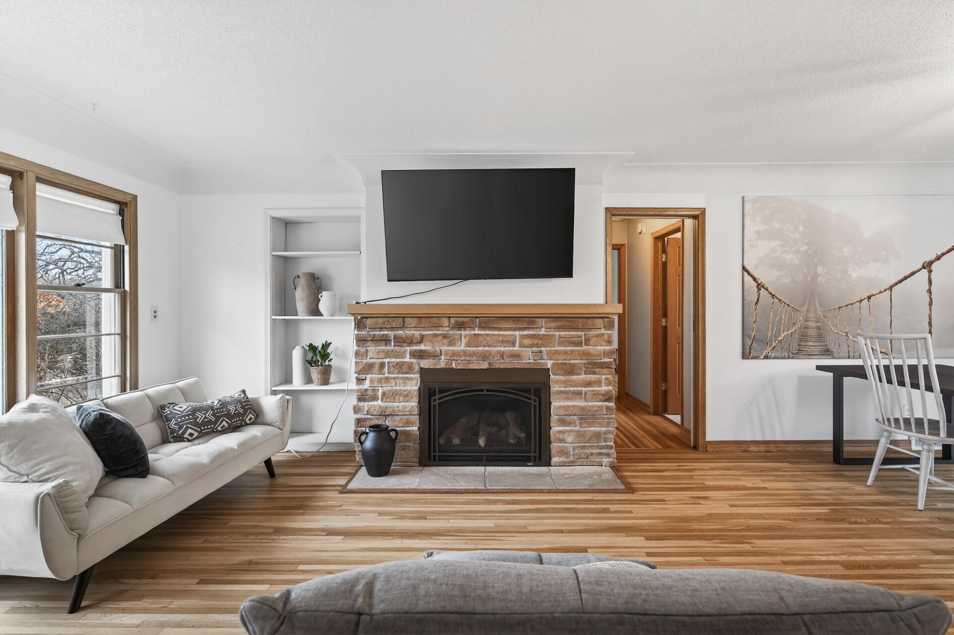 14712 Oakwood Road Minnetonka, MN 55345 - Photo 15 of 34