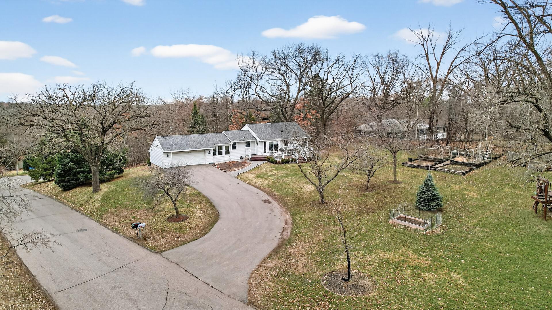 14712 Oakwood Road Minnetonka, MN 55345 - Photo 21 of 34