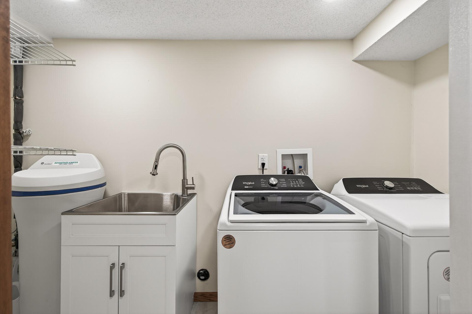 14712 Oakwood Road Minnetonka, MN 55345 - Photo 30 of 34