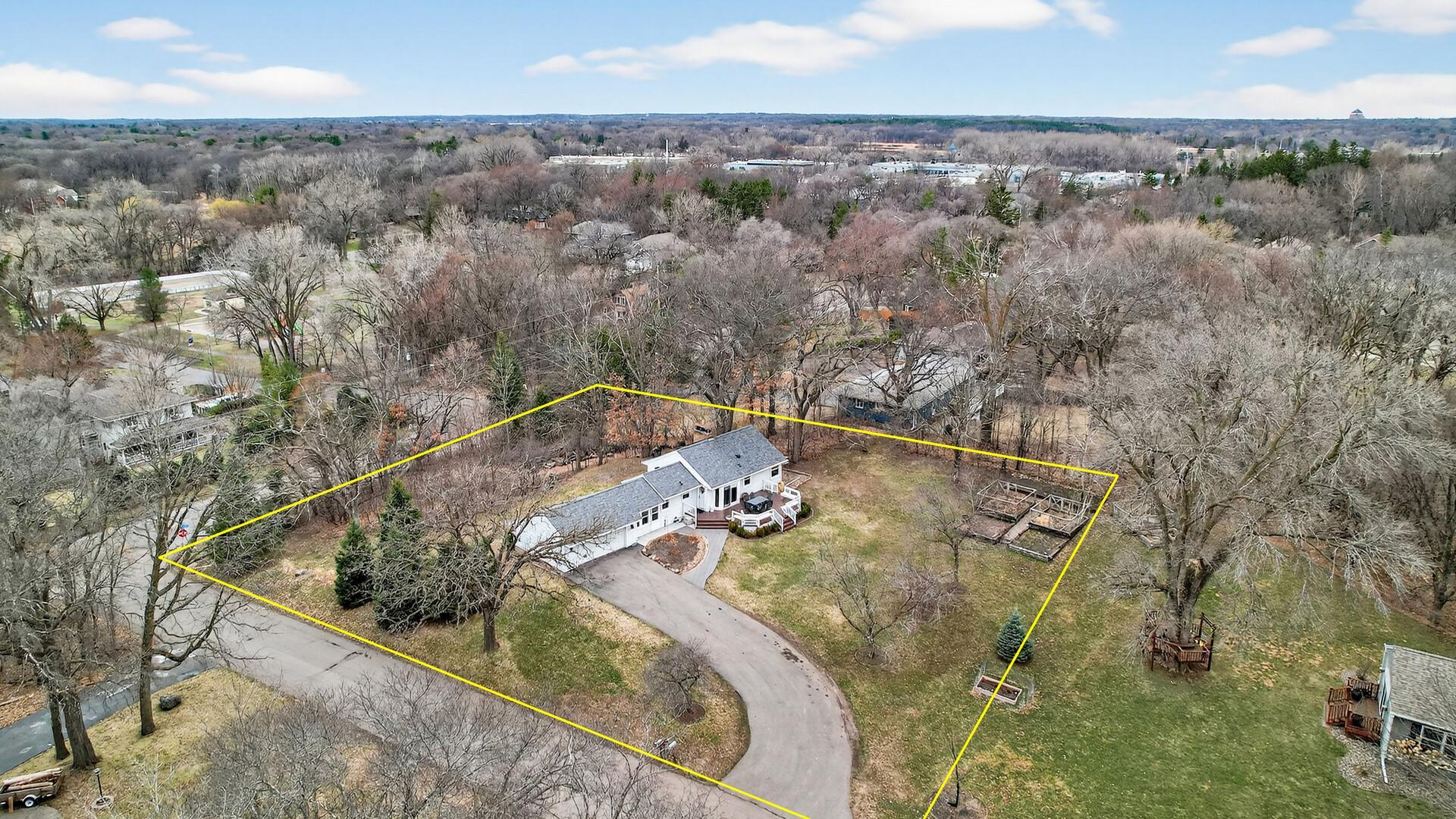 14712 Oakwood Road Minnetonka, MN 55345 - Photo 3 of 34