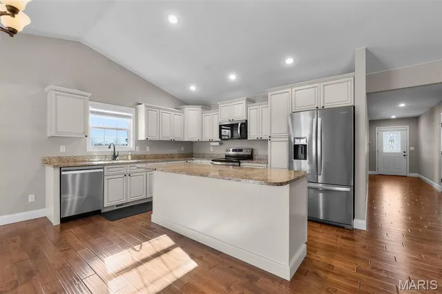 $355,000 | 1422 Discovery Court, Jackson, MO 63755