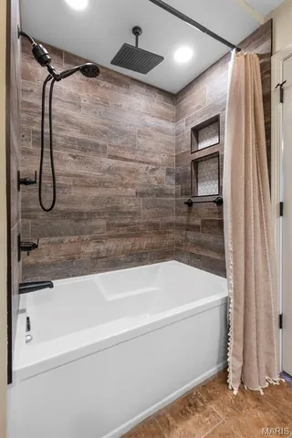 $355,000 | 1422 Discovery Court, Jackson, MO 63755