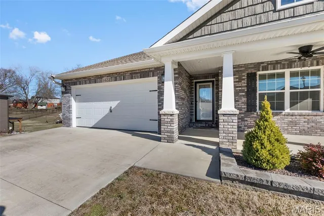 $355,000 | 1422 Discovery Court, Jackson, MO 63755
