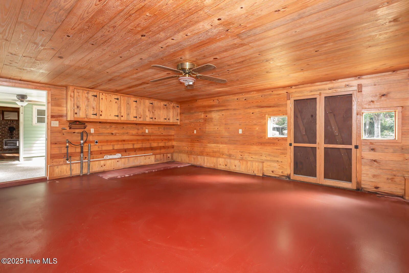 820 Antioch Road New Bern, NC 28560 - Photo 16 of 29 Cabin Room