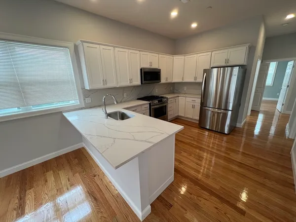 $5,300 | 126 Cross Street, Unit 6, Somerville, MA 02145