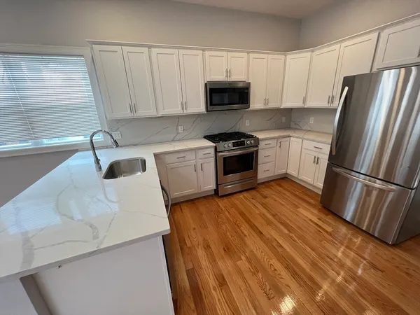 $5,300 | 126 Cross Street, Unit 6, Somerville, MA 02145