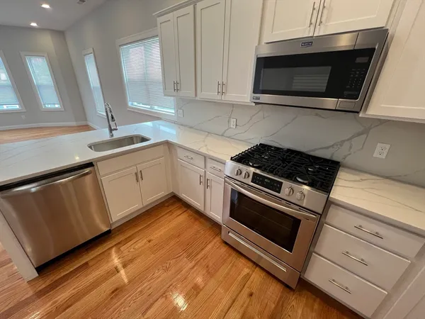$5,300 | 126 Cross Street, Unit 6, Somerville, MA 02145