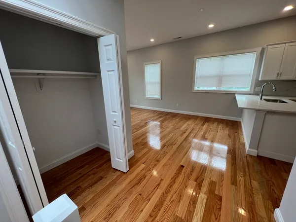 $5,300 | 126 Cross Street, Unit 6, Somerville, MA 02145