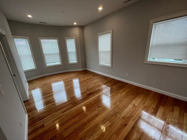 $5,300 | 126 Cross Street, Unit 6, Somerville, MA 02145