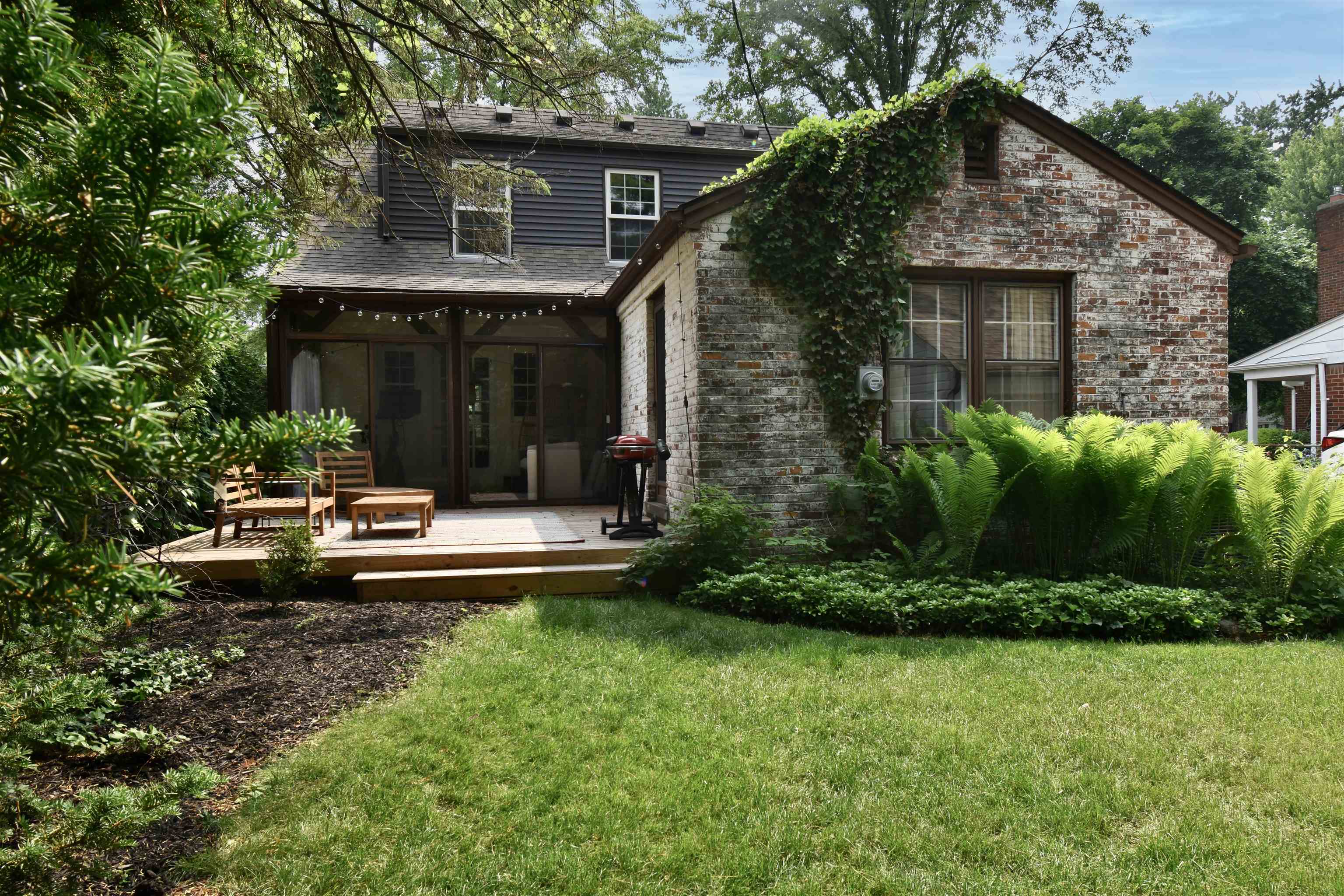 330 Kerby Road Grosse Pointe, MI 48236 - Photo 31 of 34 50112336-30.JPG