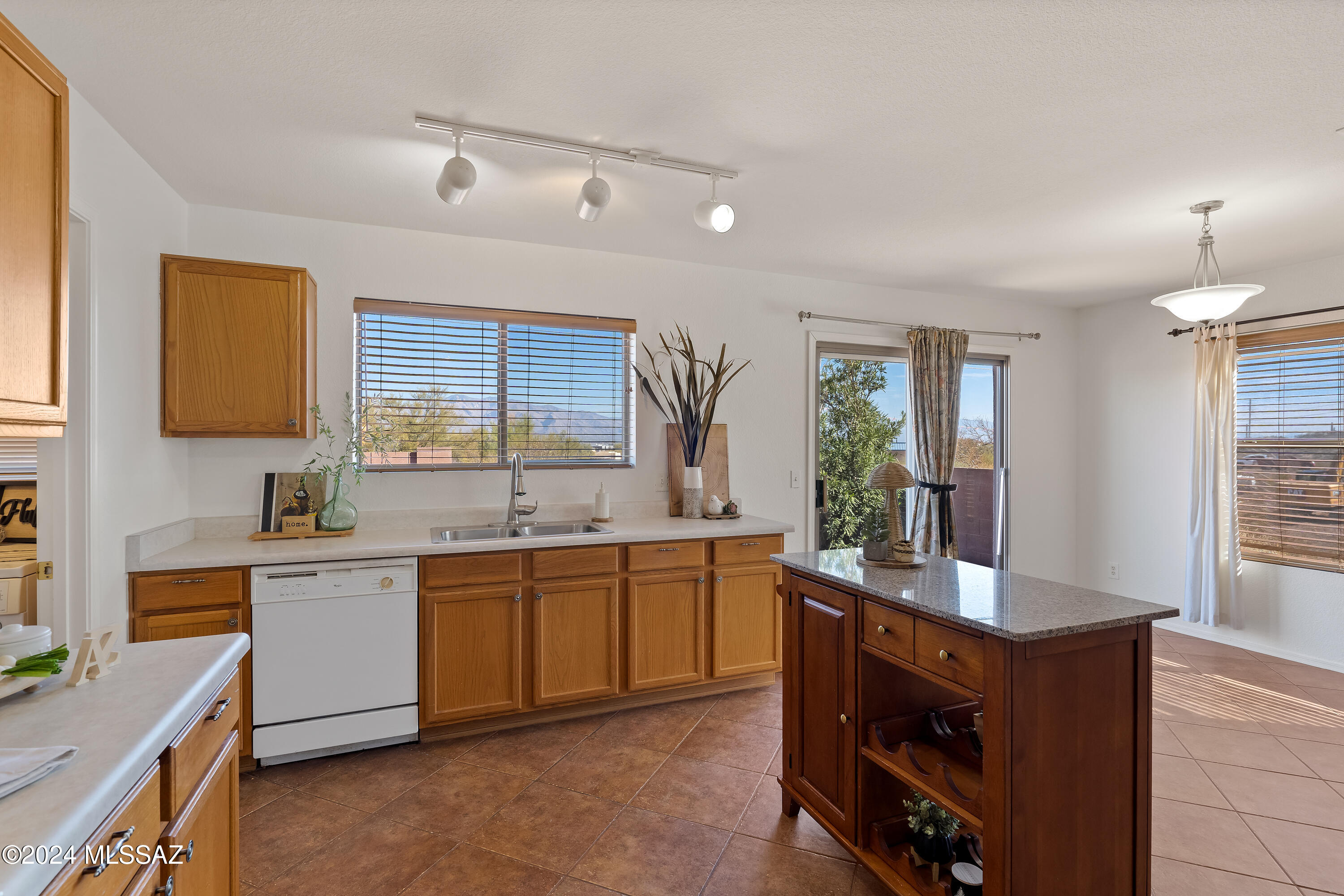 3464 North Boyce Spring Lane Tucson, AZ 85745 - Photo 6 of 23