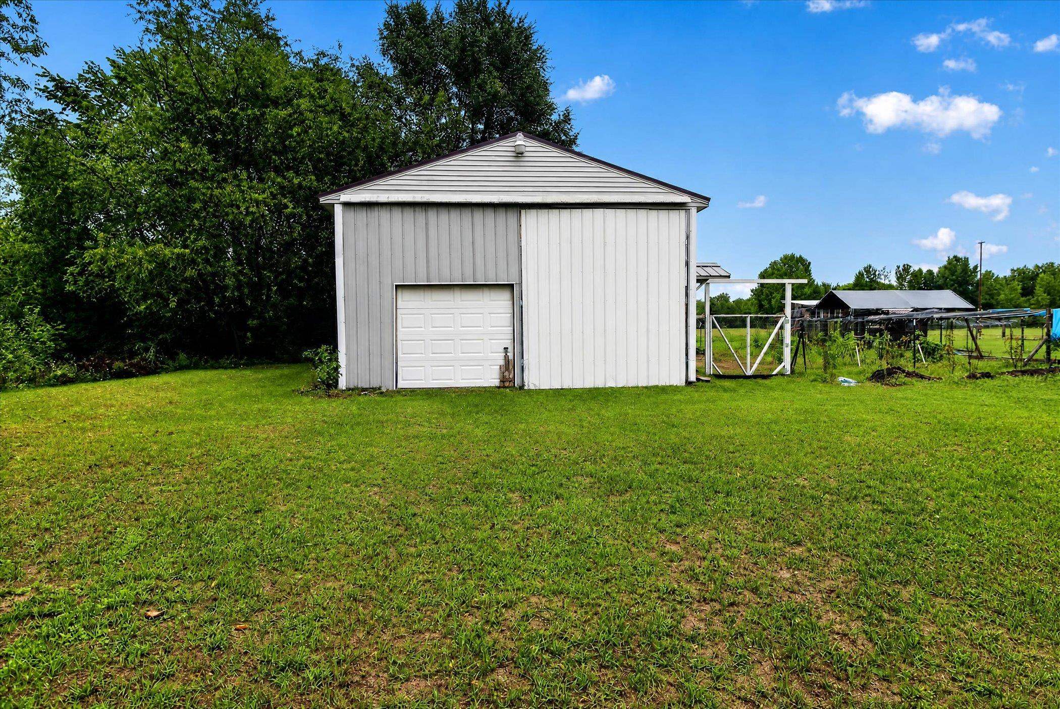 6486 North Winans Road Alma, MI 48801 - Photo 39 of 46 1950282-8de8514f-c686-4859-a115-87146fb552a4.JPG