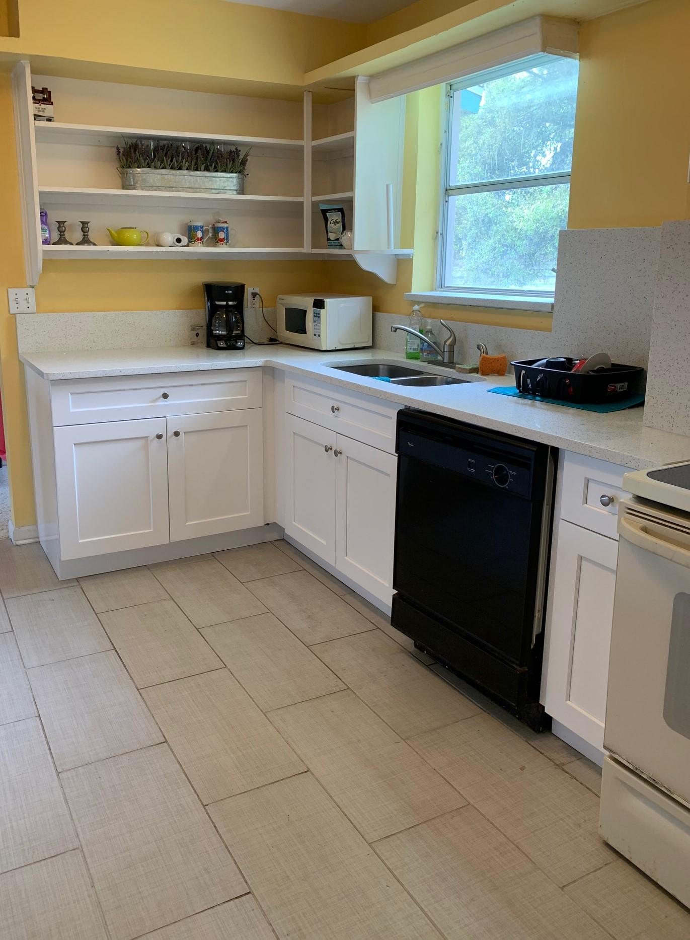 2141 B Road Loxahatchee, FL 33470 - Photo 2 of 21 B Rd kitchen