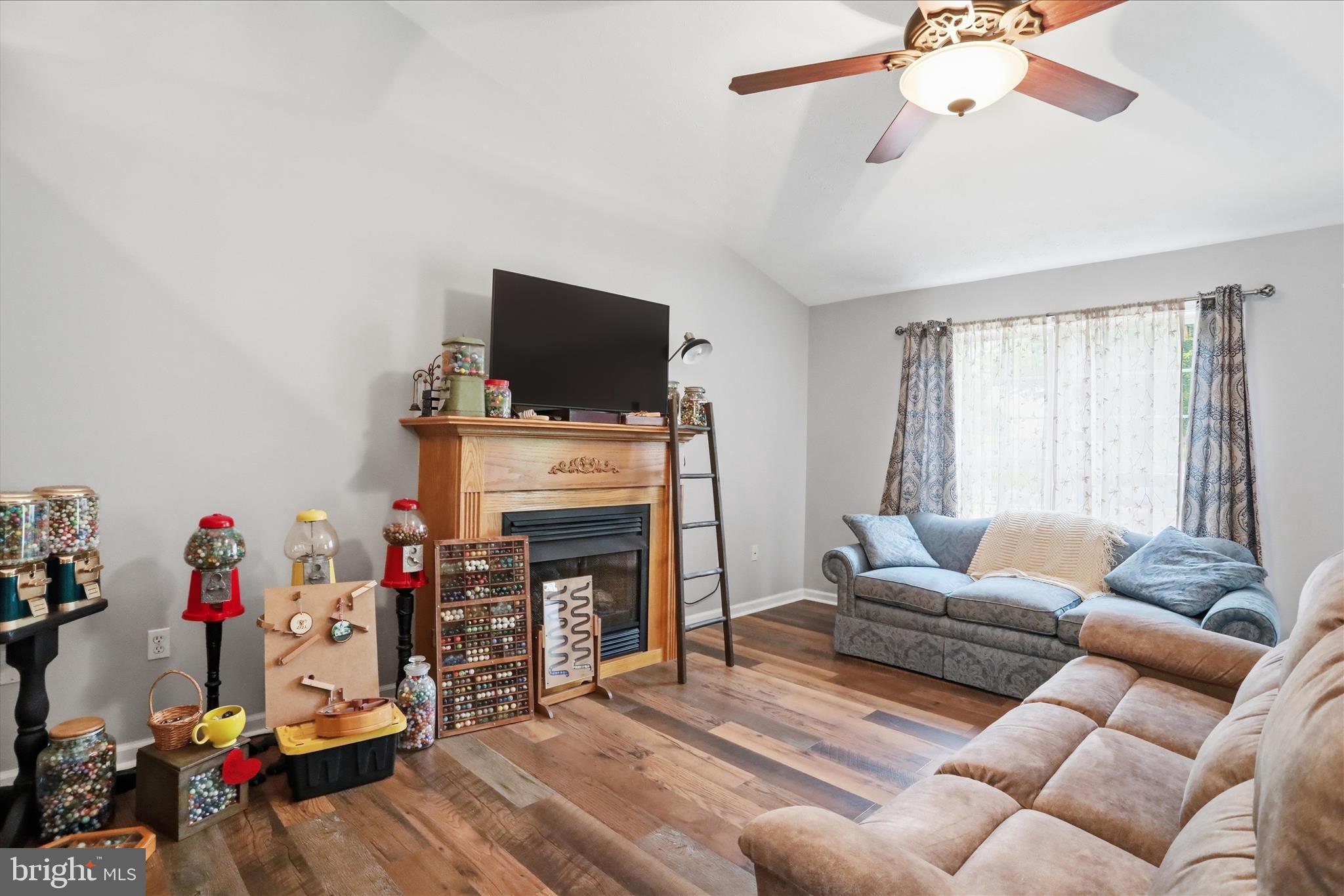 1441 Country Brook Road Toms Brook, VA 22660 - Photo 5 of 45 Living Room