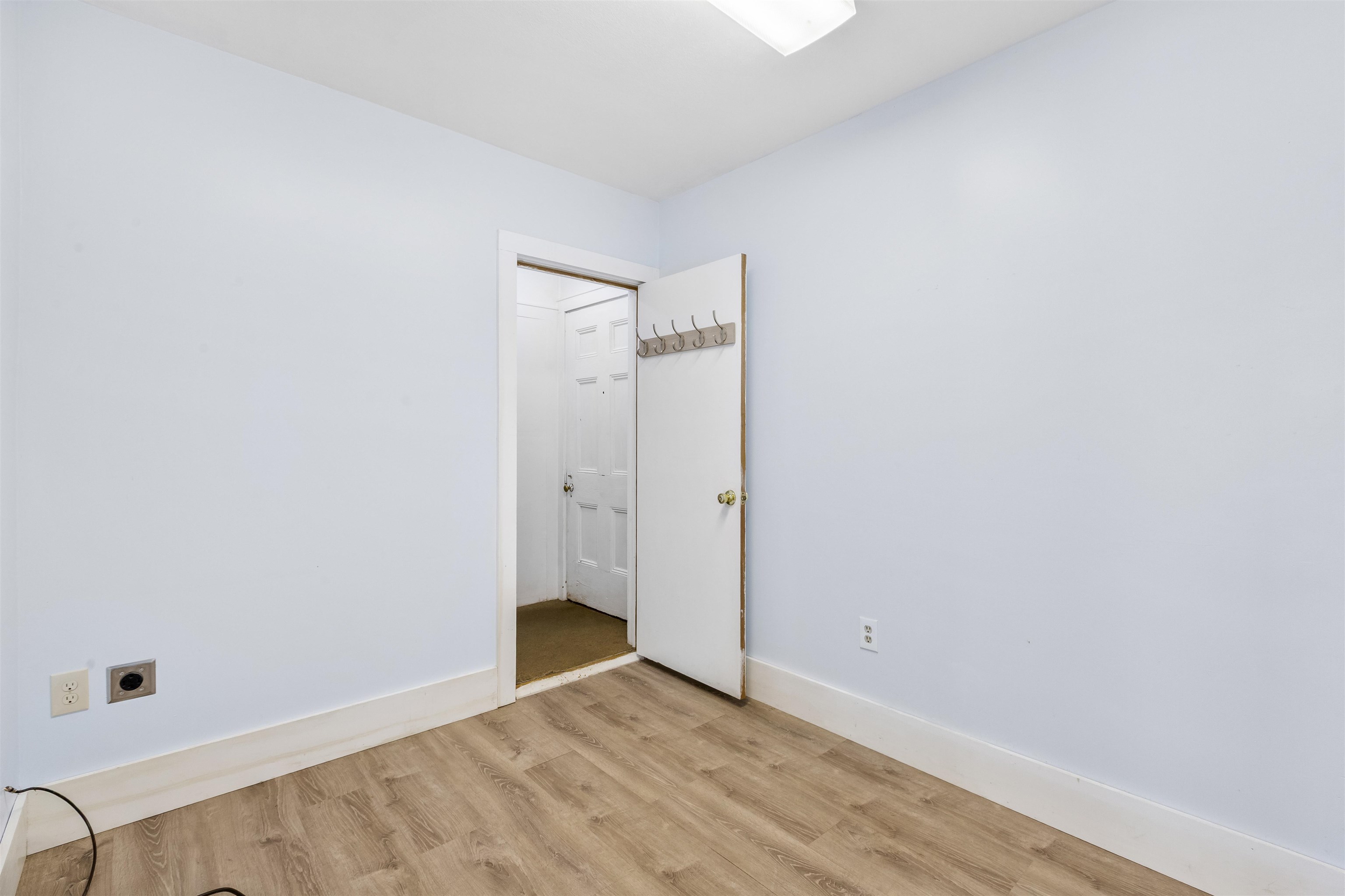 318 North Street Bennington, VT 05201 - Photo 12 of 32