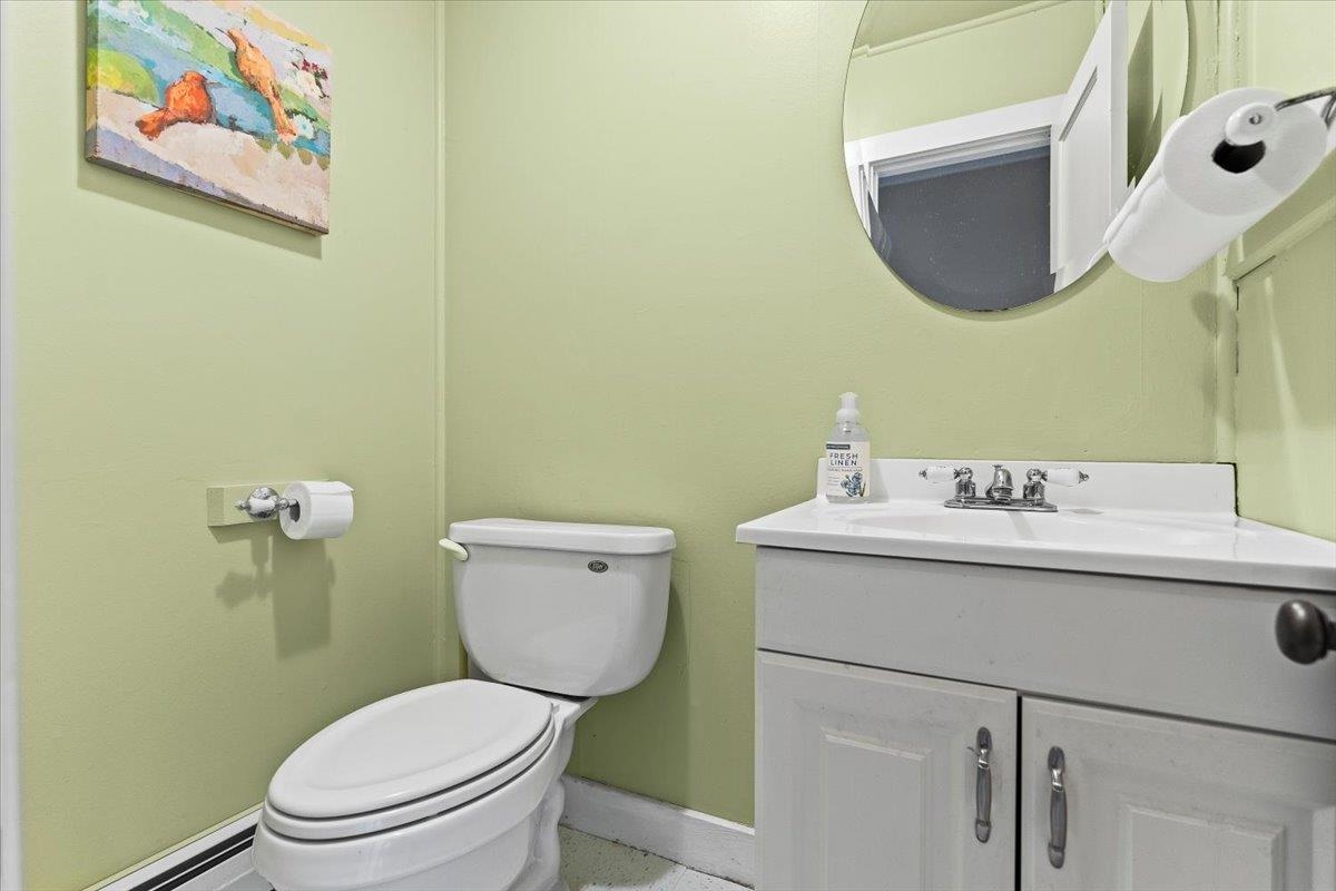 318 North Street Bennington, VT 05201 - Photo 9 of 32