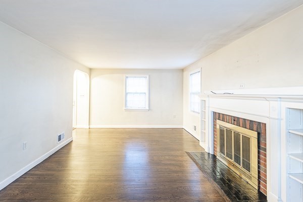 150 Reservoir Road Quincy, MA 02170 - Photo 5 of 29 Gallery Image 5