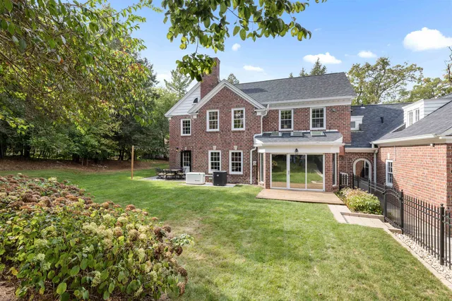 $699,900 | 3505 Brookview Road, Rockford, IL 61107