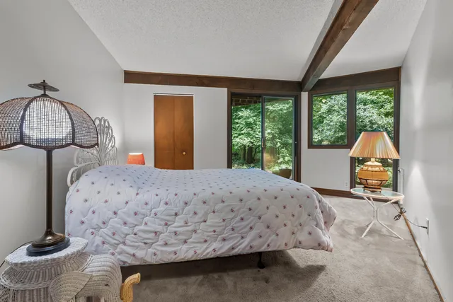 $389,000 | 404 Deerpath West, Unit D, Fontana, WI 53125