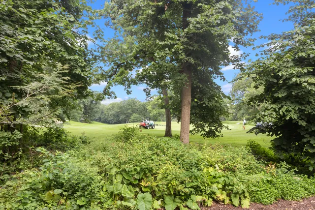 $389,000 | 404 Deerpath West, Unit D, Fontana, WI 53125