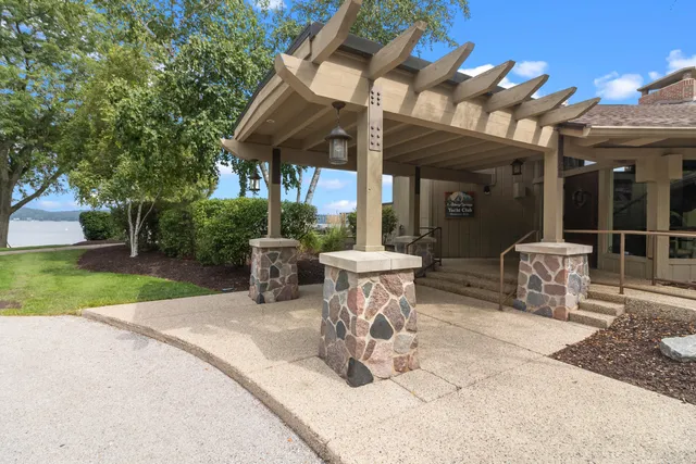 $389,000 | 404 Deerpath West, Unit D, Fontana, WI 53125