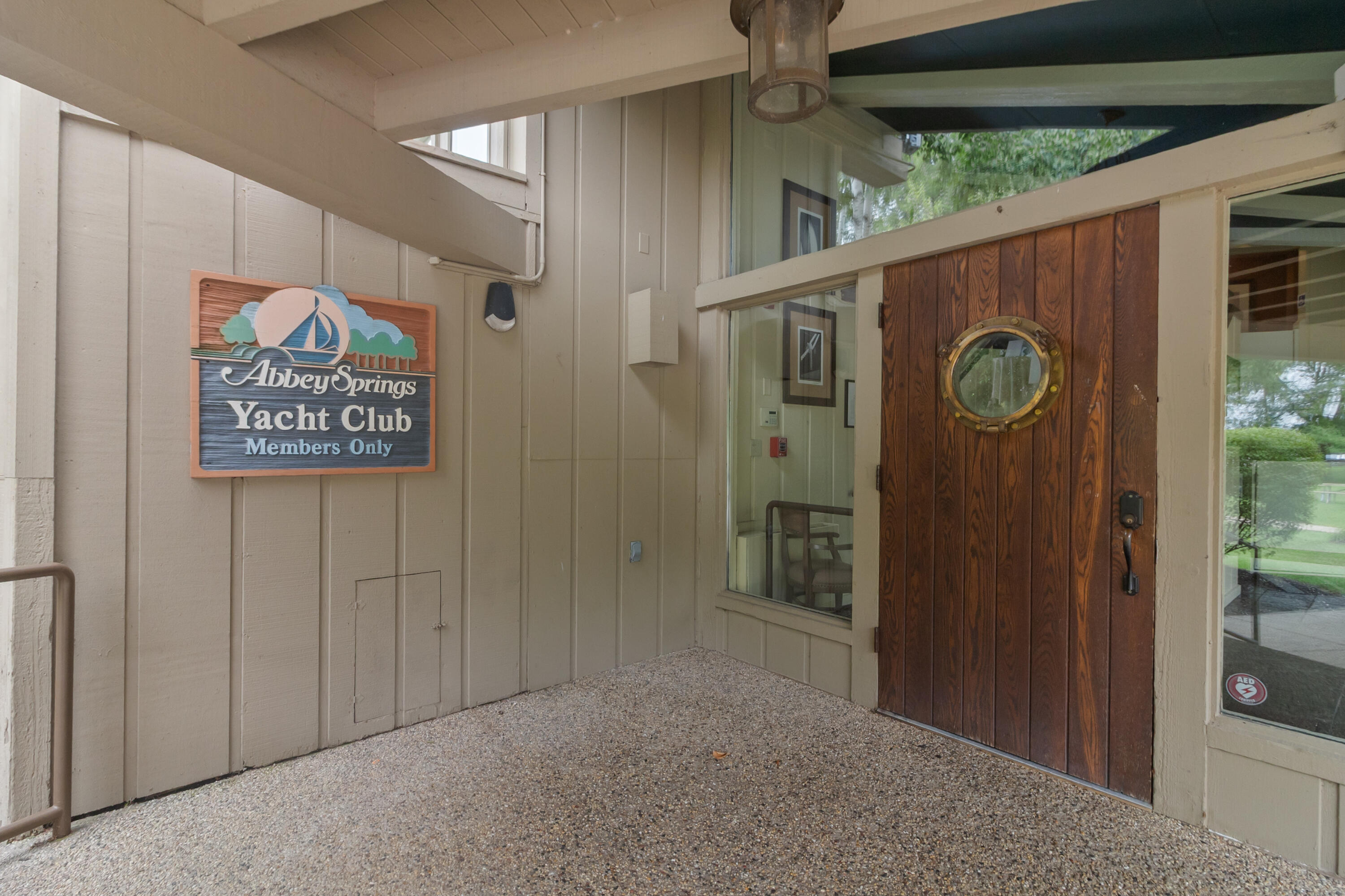 404 Deerpath West, Unit D Fontana, WI 53125 - Photo 19 of 28 CC3