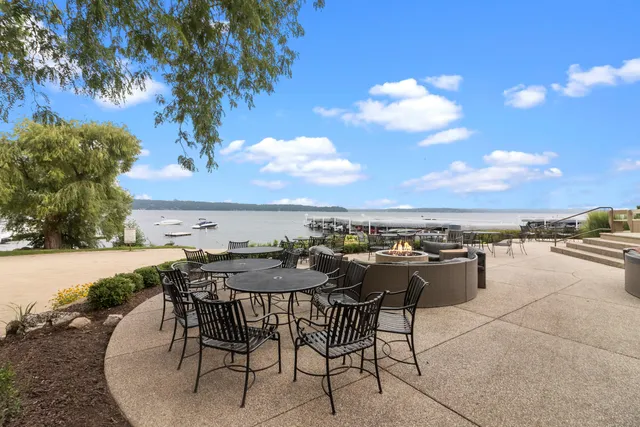 $389,000 | 404 Deerpath West, Unit D, Fontana, WI 53125