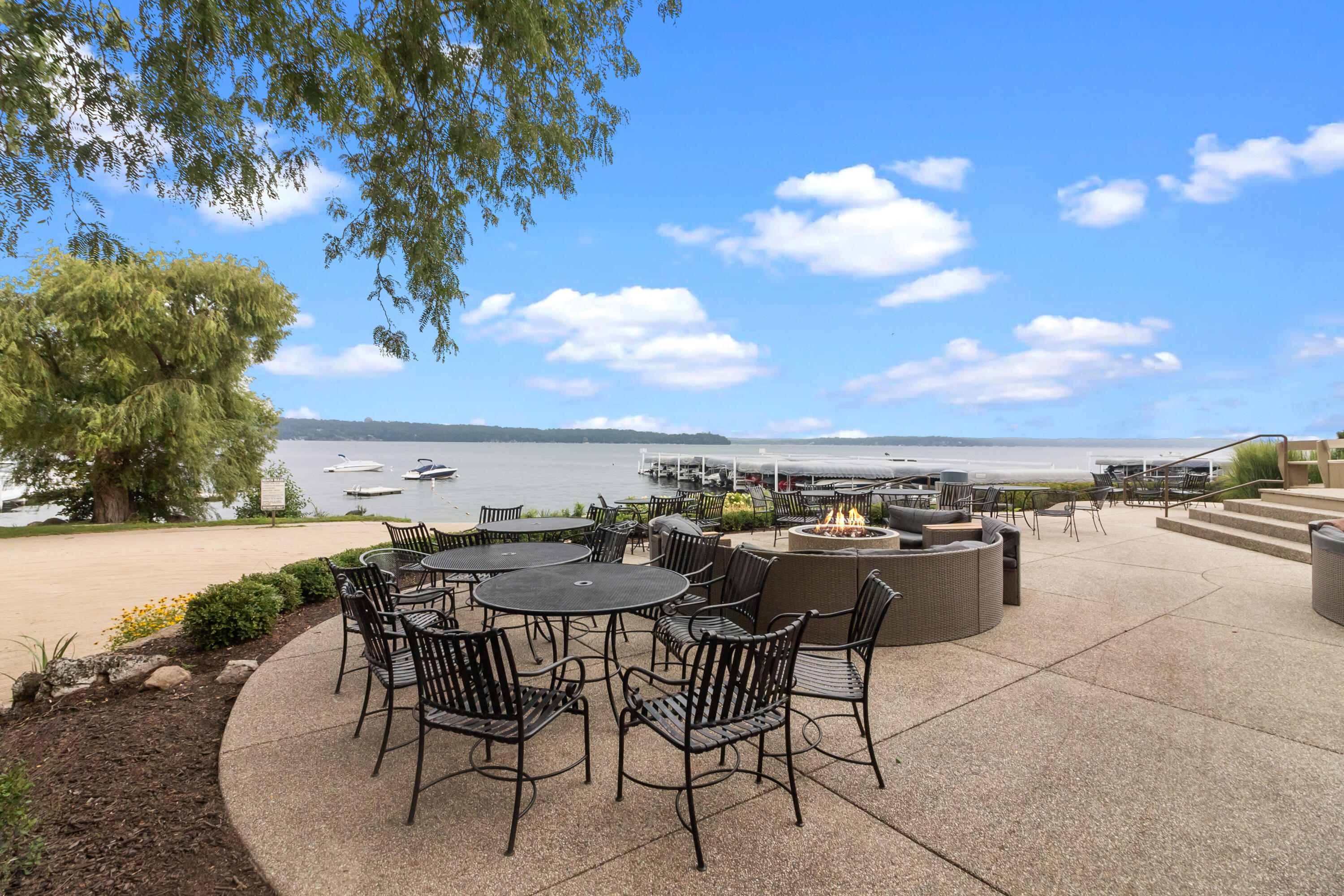 404 Deerpath West, Unit D Fontana, WI 53125 - Photo 20 of 28 Yacht club